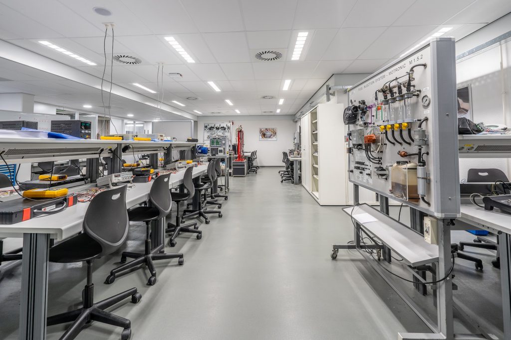 pexels-mike-van-schoonderwalt-5506058 (1)